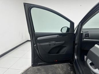 Volkswagen Sharan 2.0 TDI BlueMotion Tech SE Nav MPV 5dr Diesel DSG Euro 6 (s/s) (