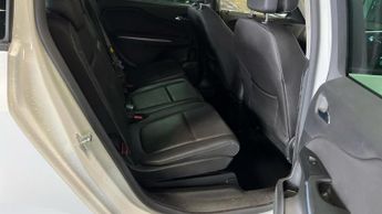 Vauxhall Zafira Tourer 1.4i Turbo SRi Nav MPV 5dr Petrol Manual Euro 6 (140 ps)