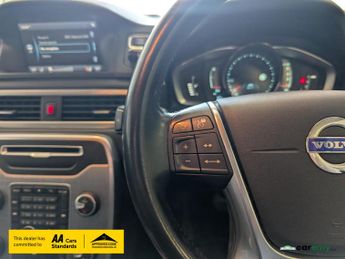 Volvo XC70 2.4 D5 SE Lux Estate 5dr Diesel Geartronic AWD Euro 5 (215 ps)