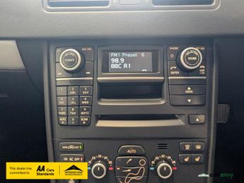 Volvo XC90 2.4 D5 R-Design Nav SUV 5dr Diesel Geartronic 4WD Euro 5 (200 ps