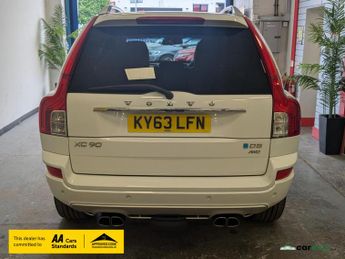 Volvo XC90 2.4 D5 R-Design Nav SUV 5dr Diesel Geartronic 4WD Euro 5 (200 ps