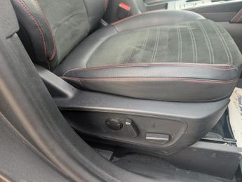 Ford Kuga 2.5h Duratec ST-Line Edition SUV 5dr Petrol Hybrid CVT Euro 6 (s