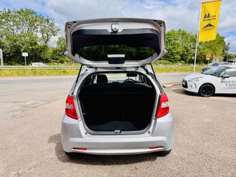 Honda Jazz 1.4 i-VTEC ES Plus Hatchback 5dr Petrol CVT Euro 5 (99 ps)