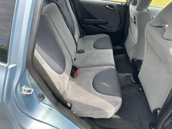 Honda Jazz 1.4 i-VTEC ES Hatchback 5dr Petrol CVT Euro 5 (99 ps)