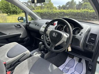 Honda Jazz 1.4 i-VTEC ES Hatchback 5dr Petrol CVT Euro 5 (99 ps)