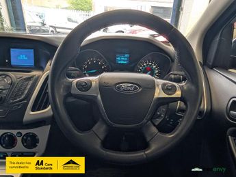 Ford Focus 1.0T EcoBoost Zetec Hatchback 5dr Petrol Manual Euro 5 (s/s) (12