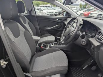Vauxhall Grandland X 1.2 Turbo GPF SE SUV 5dr Petrol Manual Euro 6 (s/s) (130 ps)