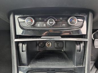 Vauxhall Grandland X 1.2 Turbo GPF SE SUV 5dr Petrol Manual Euro 6 (s/s) (130 ps)