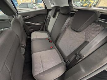 Vauxhall Grandland X 1.2 Turbo GPF SE SUV 5dr Petrol Manual Euro 6 (s/s) (130 ps)