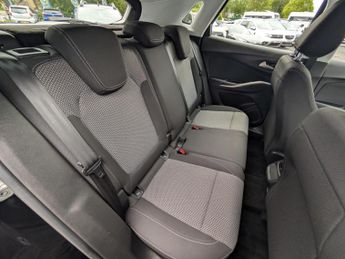 Vauxhall Grandland X 1.2 Turbo GPF SE SUV 5dr Petrol Manual Euro 6 (s/s) (130 ps)
