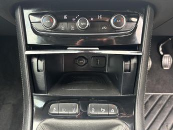 Vauxhall Grandland X 1.2 Turbo GPF SE SUV 5dr Petrol Manual Euro 6 (s/s) (130 ps)