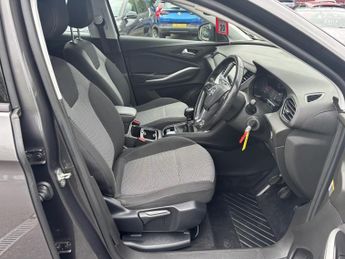 Vauxhall Grandland X 1.2 Turbo GPF SE SUV 5dr Petrol Manual Euro 6 (s/s) (130 ps)