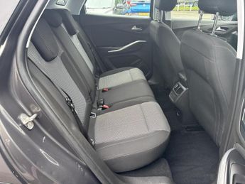 Vauxhall Grandland X 1.2 Turbo GPF SE SUV 5dr Petrol Manual Euro 6 (s/s) (130 ps)