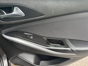 Vauxhall Grandland X 1.2 Turbo GPF SE SUV 5dr Petrol Manual Euro 6 (s/s) (130 ps)