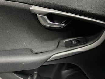 Volvo V40 1.6 D2 ES Hatchback 5dr Diesel Powershift Euro 5 (s/s) (115 ps)