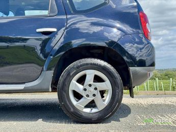 Dacia Duster 1.5 dCi Laureate SUV 5dr Diesel Manual 4WD Euro 5 (110 ps)