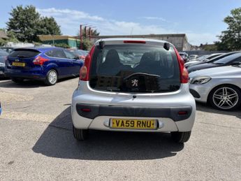 Peugeot 107 1.0 12V Urban Hatchback 5dr Petrol 2 Tronic Euro 4 (68 ps)