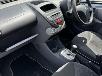 Peugeot 107 1.0 12V Urban Hatchback 5dr Petrol 2 Tronic Euro 4 (68 ps)