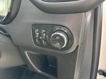 Vauxhall Crossland X 1.2 Turbo ecoTEC GPF SE SUV 5dr Petrol Manual Euro 6 (s/s) (110 