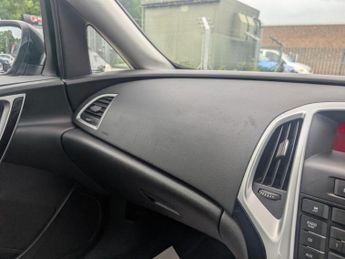 Vauxhall Astra 1.4 16v SRi Hatchback 5dr Petrol Manual Euro 5 (100 ps)