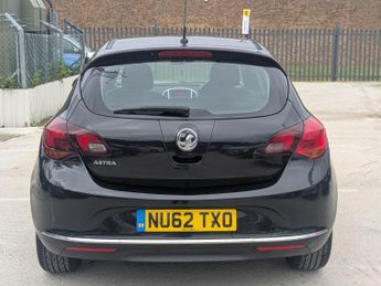 Vauxhall Astra 1.4 16v SRi Hatchback 5dr Petrol Manual Euro 5 (100 ps)