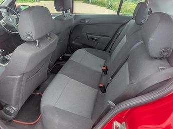 Vauxhall Astra 1.8i 16v Club Hatchback 5dr Petrol Manual (175 g/km, 138 bhp)