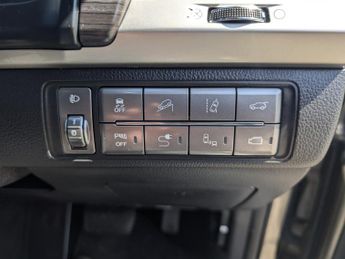 SsangYong Rexton 2.2D Ultimate SUV 5dr Diesel T-Tronic 4WD Euro 6 (181 ps)