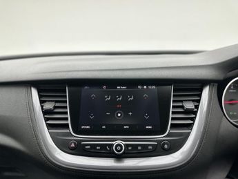 Vauxhall Grandland X 1.2 Turbo GPF Tech Line Nav SUV 5dr Petrol Auto Euro 6 (s/s) (13