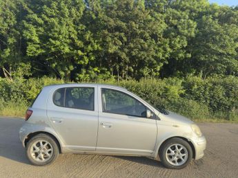 Toyota Yaris 1.3 VVT-i Colour Collection Hatchback 5dr Petrol Manual (133 g/k
