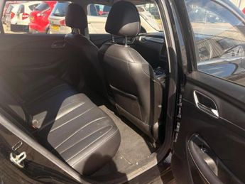 MG MG5 61.1kWh SE Long Range Estate 5dr Electric Auto (156 ps)