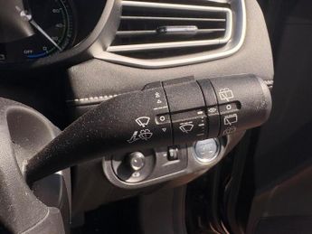 MG MG5 61.1kWh SE Long Range Estate 5dr Electric Auto (156 ps)