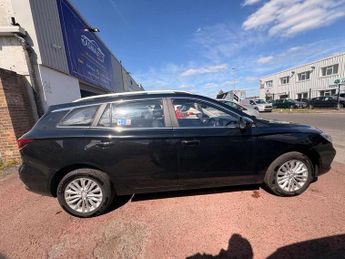 MG MG5 61.1kWh SE Long Range Estate 5dr Electric Auto (156 ps)
