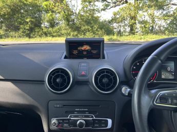Audi A1 1.4 TFSI S line Sportback 5dr Petrol S Tronic Euro 5 (s/s) (122 