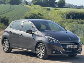Peugeot 208 1.2 PureTech Signature Hatchback 5dr Petrol Manual Euro 6 (s/s) 