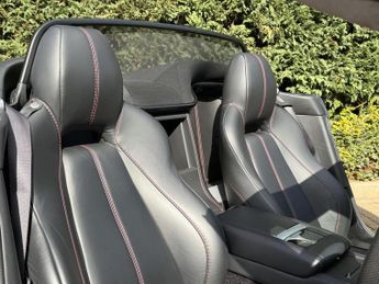 Aston Martin Vantage 4.7 V8 Roadster 2dr Petrol Sportshift II Euro 5 (420 bhp)