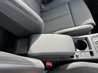 Audi Q3 1.5 TFSI CoD 35 S line SUV 5dr Petrol S Tronic Euro 6 (s/s) (150
