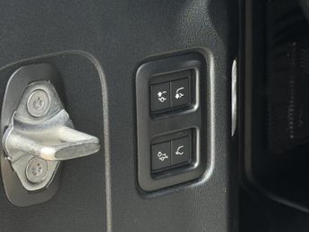 Land Rover Defender 110 3.0 D250 MHEV XS Edition SUV 5dr Diesel Auto 4WD Euro 6 (s/s) (2