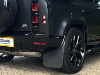 Land Rover Defender 110 3.0 D250 MHEV XS Edition SUV 5dr Diesel Auto 4WD Euro 6 (s/s) (2