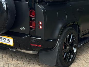 Land Rover Defender 110 3.0 D250 MHEV XS Edition SUV 5dr Diesel Auto 4WD Euro 6 (s/s) (2