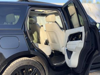 Land Rover Range Rover 3.0 D300 MHEV HSE SUV 5dr Diesel Auto 4WD Euro 6 (s/s) (300 ps)