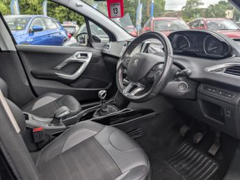 Peugeot 2008 1.2 PureTech Allure Premium SUV 5dr Petrol Manual Euro 6 (s/s) (