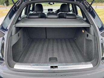Audi Q3 2.0 TDI S line SUV 5dr Diesel S Tronic quattro Euro 5 (s/s) (177