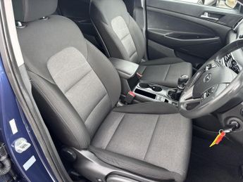 Hyundai TUCSON 1.6 CRDi MHEV SE Nav SUV 5dr Diesel Hybrid Manual Euro 6 (s/s) (