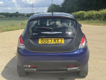 Chrysler Ypsilon 1.2 S-Series Hatchback 5dr Petrol Manual Euro 5 (s/s) (69 bhp)