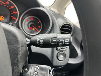 Honda Jazz 1.4 i-VTEC ES Hatchback 5dr Petrol CVT Euro 5 (99 ps)