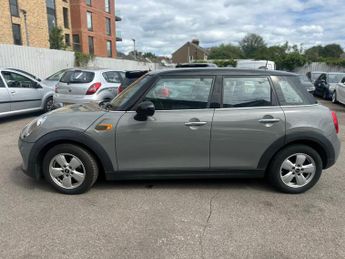 MINI Hatch 1.5 Cooper Hatchback 5dr Petrol Auto Euro 6 (s/s) (136 ps)