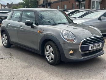 MINI Hatch 1.5 Cooper Hatchback 5dr Petrol Auto Euro 6 (s/s) (136 ps)