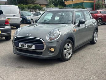 MINI Hatch 1.5 Cooper Hatchback 5dr Petrol Auto Euro 6 (s/s) (136 ps)