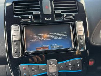 Nissan Leaf 30kWh Acenta Hatchback 5dr Electric Auto (109 bhp)