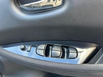Nissan Leaf 30kWh Acenta Hatchback 5dr Electric Auto (109 bhp)